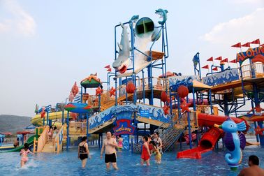 Sich hin- und herbewegender Wasser-Aqua-Spielplatz-Wasser-Haus-großes Thema-Hotel-Wasser-Park im Freien