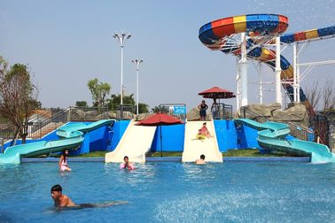 Besonders angefertigt die Wasserrutsche-Aqua-Park-Ausrüstung 3 Reiter-Kinder, rosa/Orange/Blau
