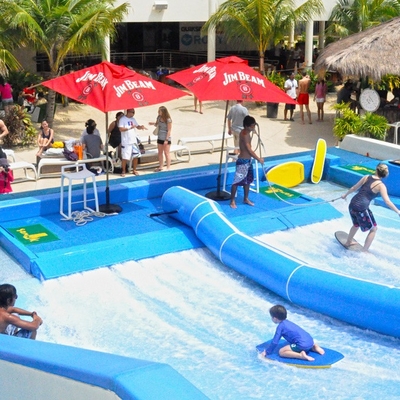 Wasser-Anziehungskräfte Flowrider-Wasser-Fahrkünstliches Surfen für zwei Surfer