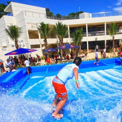 Doppeltes/einzelnes Flowrider-Wasser-Fahrblau färbte surfende Simulator-Maschine mit Fiberglas-Material