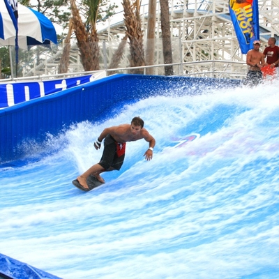 Wasser-Anziehungskräfte Flowrider-Wasser-Fahrkünstliches Surfen für zwei Surfer