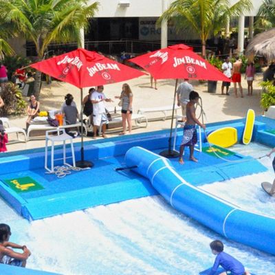 OEM Flowrider Surfing Simulator mit 65kW Wasserpumpe und weichem, starkem PVC für Wasserparks 15,3m*9,3m