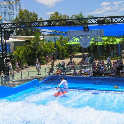 OEM Flowrider Surfing Simulator mit 65kW Wasserpumpe und weichem, starkem PVC für Wasserparks 15,3m*9,3m