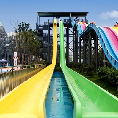 Freizeitpark-Fiberglas-Wasserrutsche, kundenspezifisches Plastikfloß des gebundenen Wassers schieben für Wasser-Park