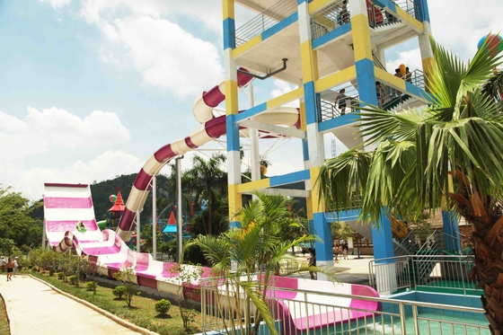 Riesige Aqua-Park-Ausrüstung, die Swwiming-Pool-Fiberglas Waterslides für Kinder aufregt