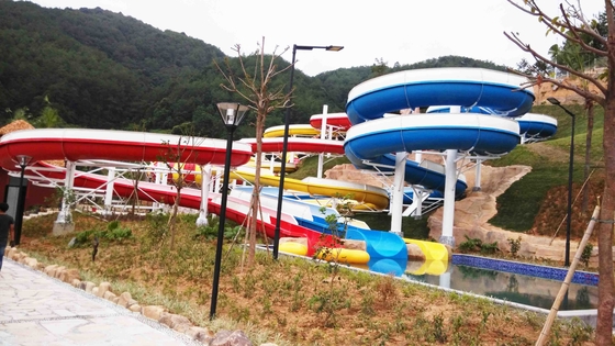 Gewundenes Waterpark-Dia, FRP-Wasser-Park schiebt,/Cuustomized-Wasserrutsche für riesigen Aqua-Park