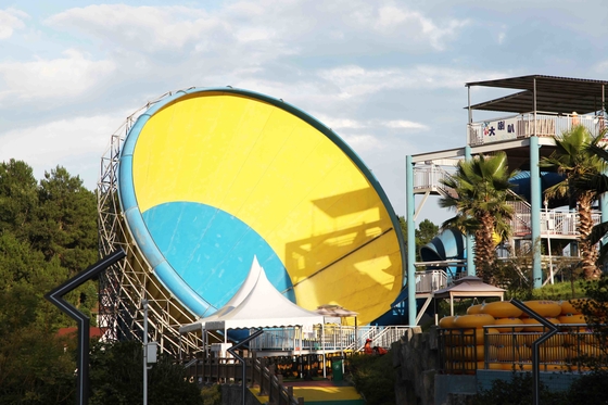 Große Tornado-Fiberglas-Pool-Dias, hohe Capicity-Familien-Wasserrutsche-Spiele