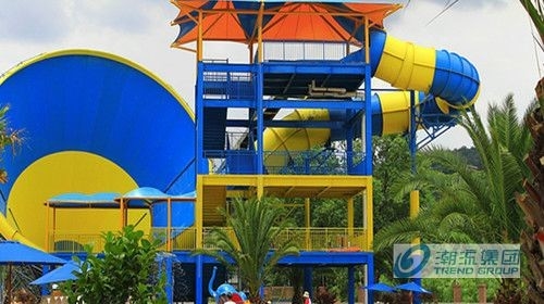 Große Tornado-Fiberglas-Pool-Dias, hohe Capicity-Familien-Wasserrutsche-Spiele
