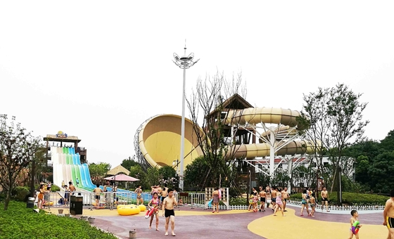 Tornado-Fiberglas-Handelsfamilien-Wasserrutsche für Wasser-Park, 42*70m Bodenfläche