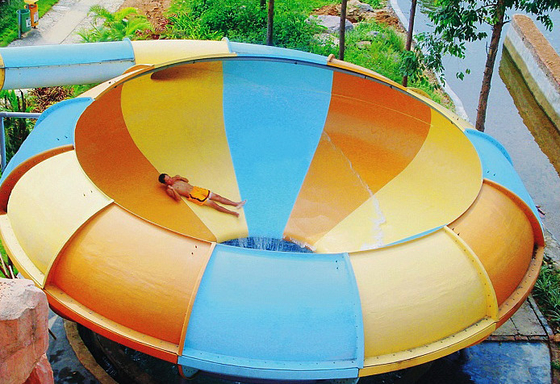 Erwachsene Wasserrutsche des alten Brauchs, Kapazität der Raum-Schüssel-Wasserrutsche-180riders/H