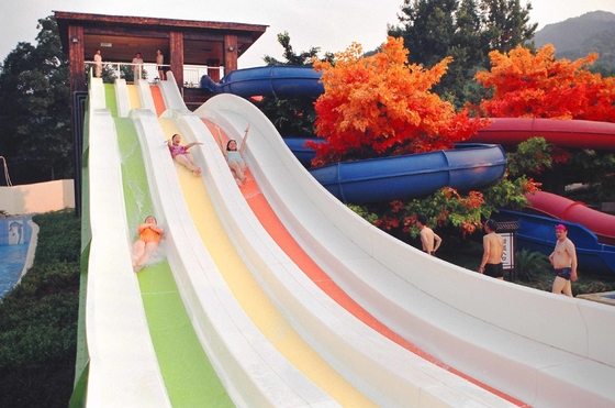 Fiberglas-kundenspezifische Wasserrutsche, Hochgeschwindigkeitswasserrutsche-Wasser-Park-Ausrüstung