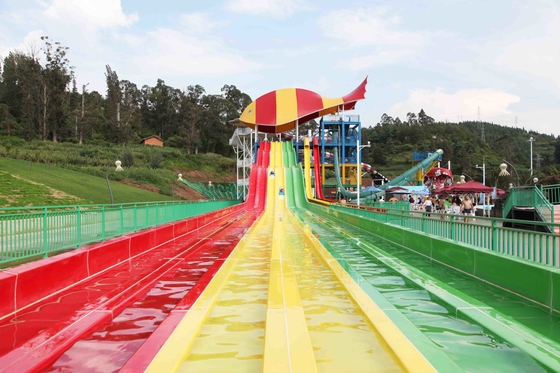 Handels-FRP-Fiberglas-Regenbogen-Wasserrutsche fertigten SGS ISO9001 besonders an