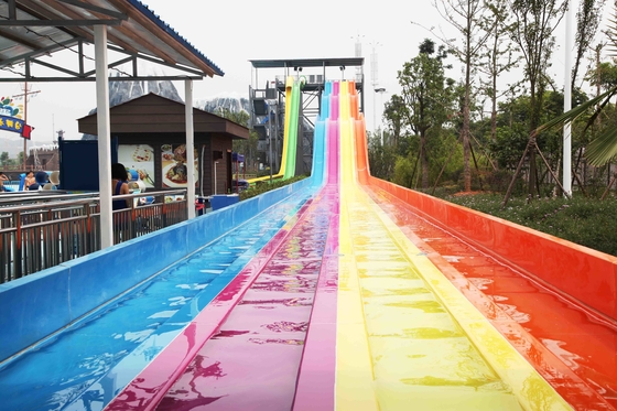 Handels-FRP-Fiberglas-Regenbogen-Wasserrutsche fertigten SGS ISO9001 besonders an