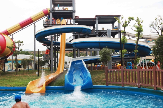 Allgemeines Wasser-Park-Einzelteil-kundenspezifische Wasserrutsche Hochgeschwindigkeits mit Kapazität der 120 Reiter-/H