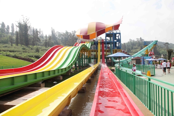 Allgemeine Wasser-Park-kundenspezifische Regenbogen-Wasserrutsche-erwachsene Plastikhochgeschwindigkeitswasserrutsche
