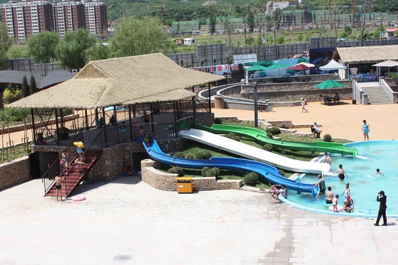 Kundengebundene Kinderwasserrutsche-Vergnügungspark-Spiele mit galvanisierter Stahlunterstützung