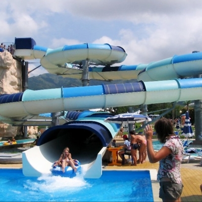 Galvanisierte Kohlenstoffstahl-Rohr-Fiberglas-Wasserrutsche für Unterhaltungs-Wasser-Park