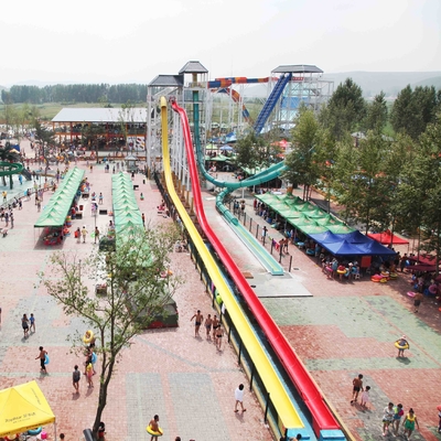 Bunte erwachsene HochgeschwindigkeitsWasserrutsche mit Wasser-Vergnügungspark-Bau