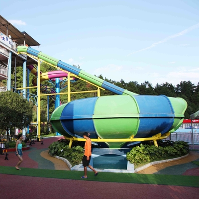 Kundengebundene Spaß-Aqua-Park-Fiberglas-Wasserrutsche-riesige Raum-Hinterhof-Wasserrutsche