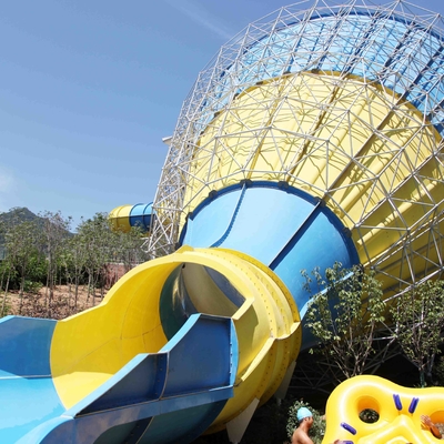 Enormer Tornado-kundenspezifische Wasserrutsche-Breite 18.6m 42*60m für Familien-Reiten