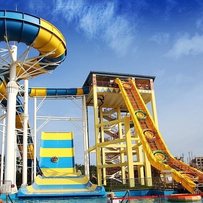 Bumerang-Fiberglas-Wasserrutsche Outdside riesige für 6 Person, Wasser-Park-Turm-Höhe 18.75M
