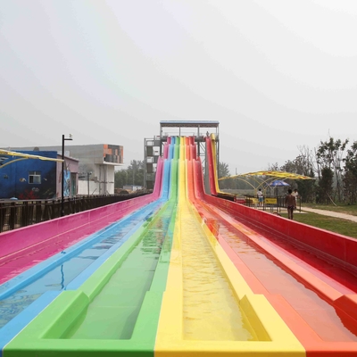 Multi Wasserrutsche-Vergnügungspark-große Wasserrutsche des Weg-Regenbogen-FRP kundenspezifische