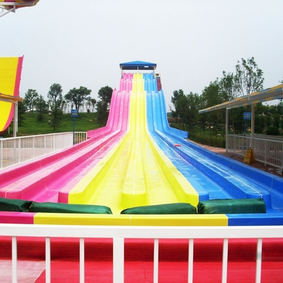 Lustiges Regenbogen-großes Pool-kundenspezifische Wasserrutsche für Familien-Aqua-Park