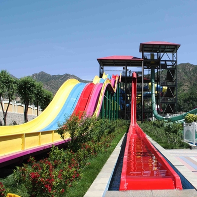 Allgemeines Wasser-Park-Einzelteil-kundenspezifische Wasserrutsche, erwachsene Plastikhochgeschwindigkeitswasserrutsche für Aqua-Park