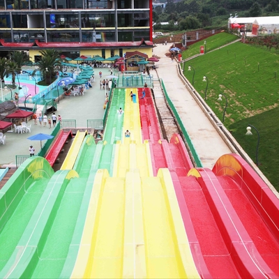 Freizeitpark-kundenspezifische Hochgeschwindigkeitswasserrutsche für Erwachsene, bunte Wasserrutsche für riesigen Aqua-Park