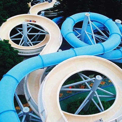 Gewundenes Waterpark-Dia, FRP-Wasser-Park schiebt,/Cuustomized-Wasserrutsche für riesigen Aqua-Park