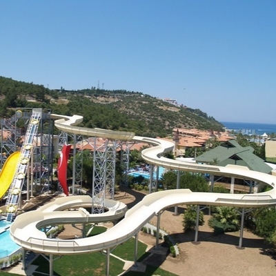Kundenspezifische Wasserrutsche FRP, des Fiberglas-Familien-6 Menschen Dias, Aqua-Park-Ausrüstung