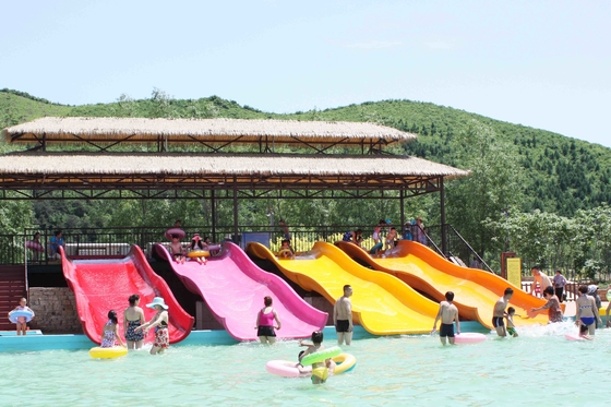 Besonders angefertigt die Wasserrutsche-Aqua-Park-Ausrüstung 3 Reiter-Kinder, rosa/Orange/Blau
