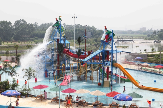 Dauerhafter Aqua-Spielplatz mit Waterpark-Dias und lustigem Wasser-Eimer