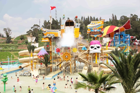 Sich hin- und herbewegende Wasser-Haus-großes Aqua-Spielplatz-Thema-Hotel-Wasser-Park-Fiberglas-Ausrüstung im Freien