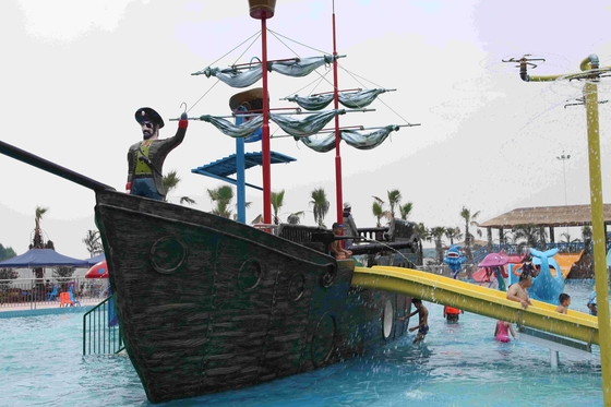 Kundengebundene Fiberglas-Piraten-Schiffs-/Seeräuber-Aqua-Spiel-Wasser-Park-Ausrüstung