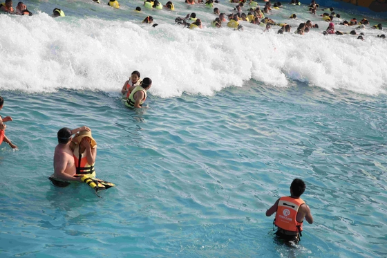 Aqua-Park-Wellenbad-Ausrüstung, Waterpark-Wellen-Maschine für Familien-Spaß