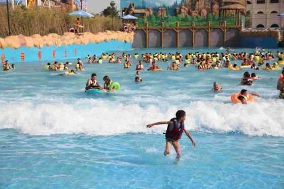 Fashional-Fiberglas-Wasser parkt mit den populären Wellenbädern abkühlt/Wasserrutsche