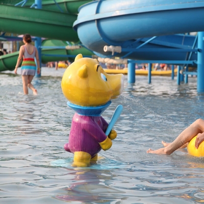 Lustige Spray-Park-Ausrüstung, farbiger Spray-Bär für Kinder/Erwachsene für Wasser-Park
