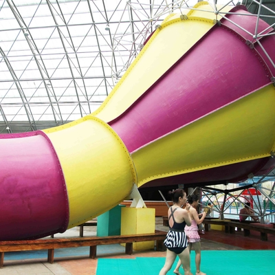 Kindwaterslide über Bodenpoolwasserrutschen für wechselwirkendes Wasserspiel der Familie