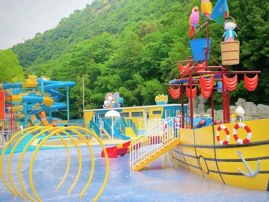 Großes Ferienresort aus Glasfaser Piratenschiffboot mit Rutsche