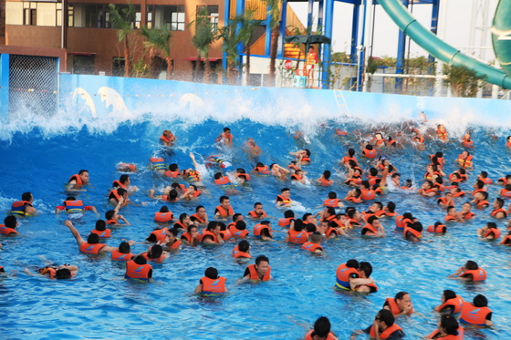 Waterfun Big Surfing Tsunami Ozean Wasser Wellenbad mit Wellen Park Vakuum 3 Meter hoch