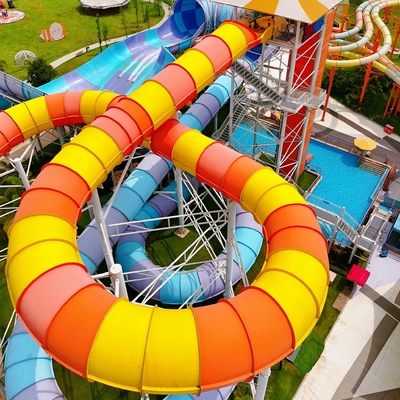 Industrielle Fiberglas-Wasserrutsche-Freizeitpark-Ausrüstung, kundengebundenes Flatform und Länge