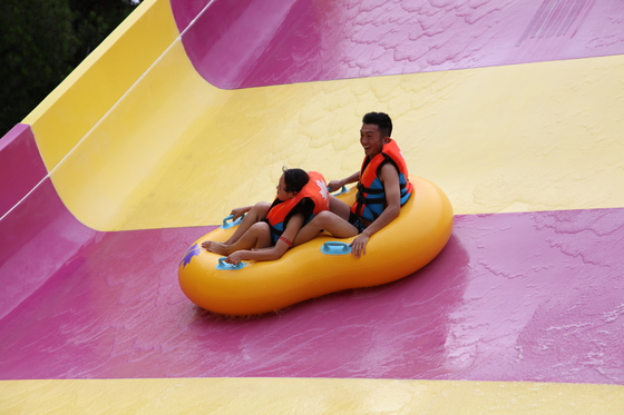 Kundenspezifisches Wasserrutsche-Vergnügungspark-Bumerang-Aqua-Dia im Freien für 2 Menschen