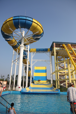 Verbessern Sie Ihren Wasserpark mit langlebigen Wasserrutschen aus Glasfaser für eine spannende Boomerangfahrt