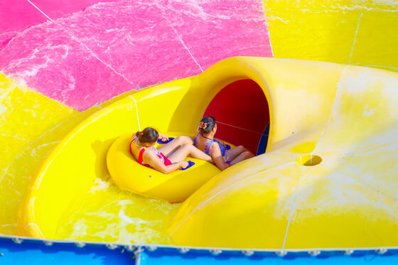 Langlebige Aquapark-Ausrüstung im Super-Bowl-Rutschendesign mit Edelstahlhalterung und individuellen Farboptionen