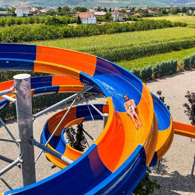 Der Aquapark Pejë 40.000 Quadratmeter Wasserpark im Kosovo