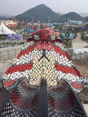 King Cobra Glasfaser-Wasserrutsche mit 16,4 m Plattformhöhe, 480-Personen-Kapazität und Hot-Dip Galvanized Stahlstruktur