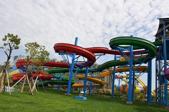 Mehrspurige kundenspezifische Spiralwasserrutsche für Wasserparks - SGS-geprüfter Hersteller