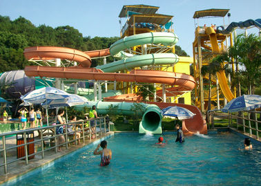 Waterpark-Ausrüstung, Fiberglas offen/nahes gewundenes Dia, kundenspezifische Höhe der Wasserrutsche-11m