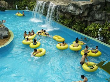 Fiberglas-Aqua-Park-Ausrüstung für Hotel-faulen Fluss, Familie auf Sommer-Ferien im Aqua-Park